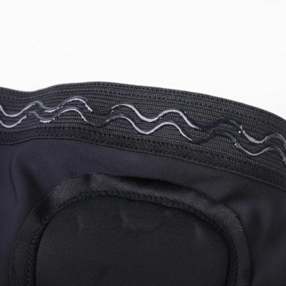 PROTÈGE-TIBIAS INTÉGRÉS